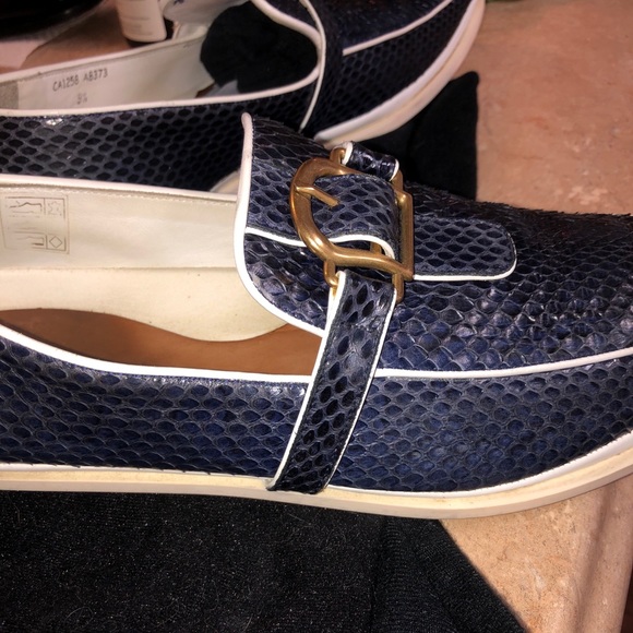 Remarkable Dolce and Gabanna snakeskin loafers - Picture 2 of 11